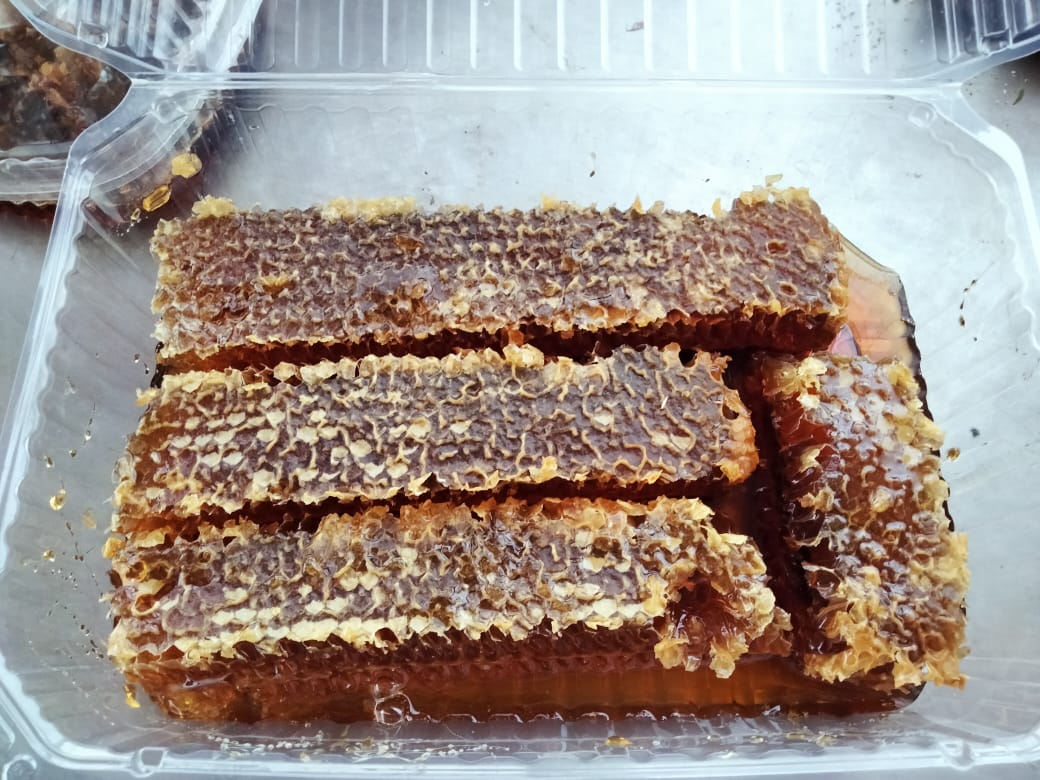 Miel con panal 500 g